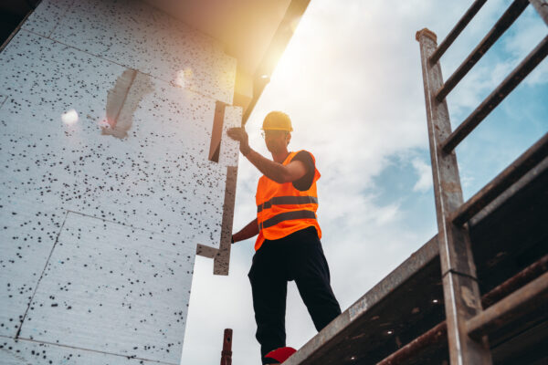 Polystyrene thermal cladding for energy saving on a construction site